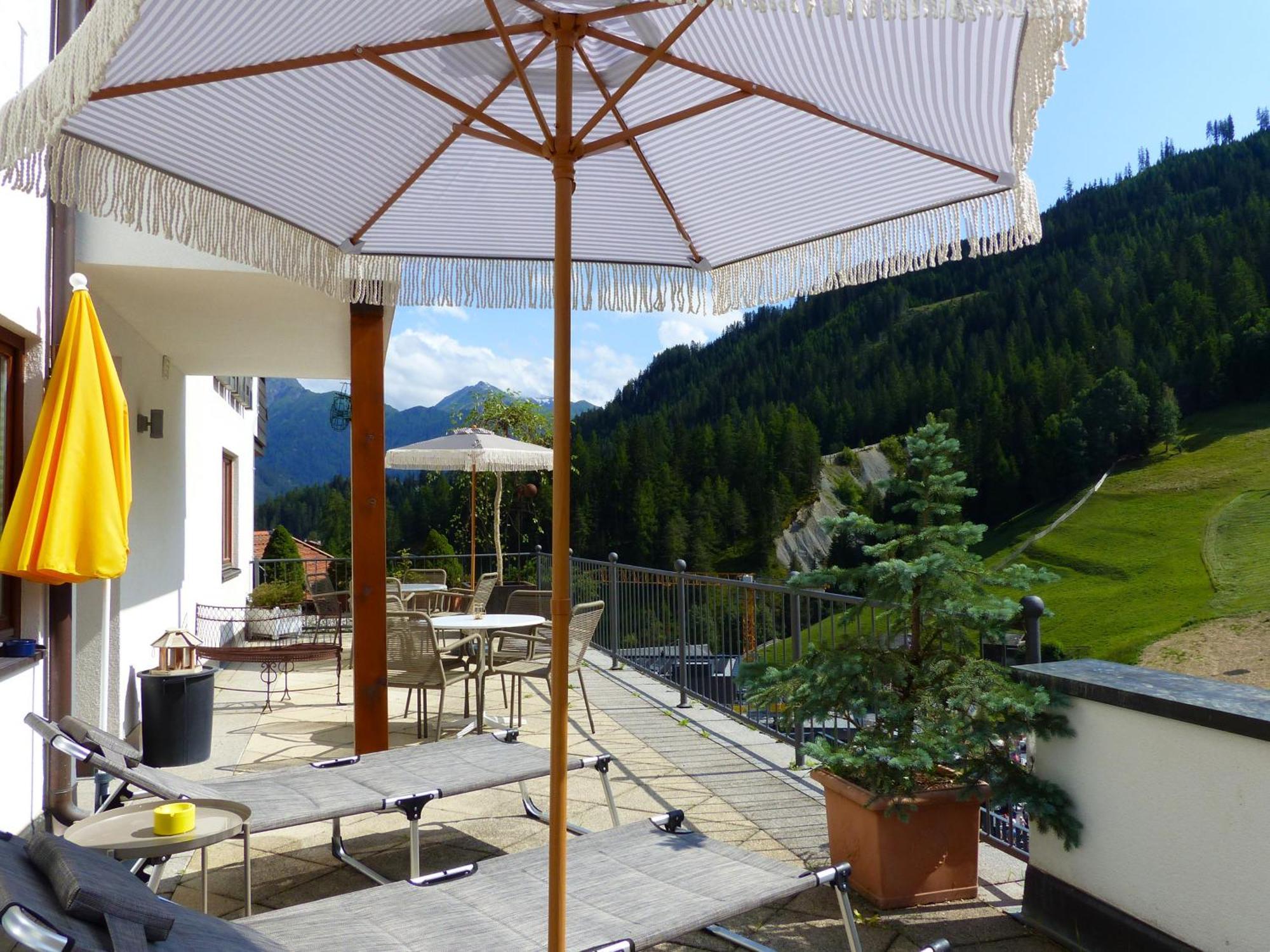 Hotel Garni Zerzer Serfaus Buitenkant foto