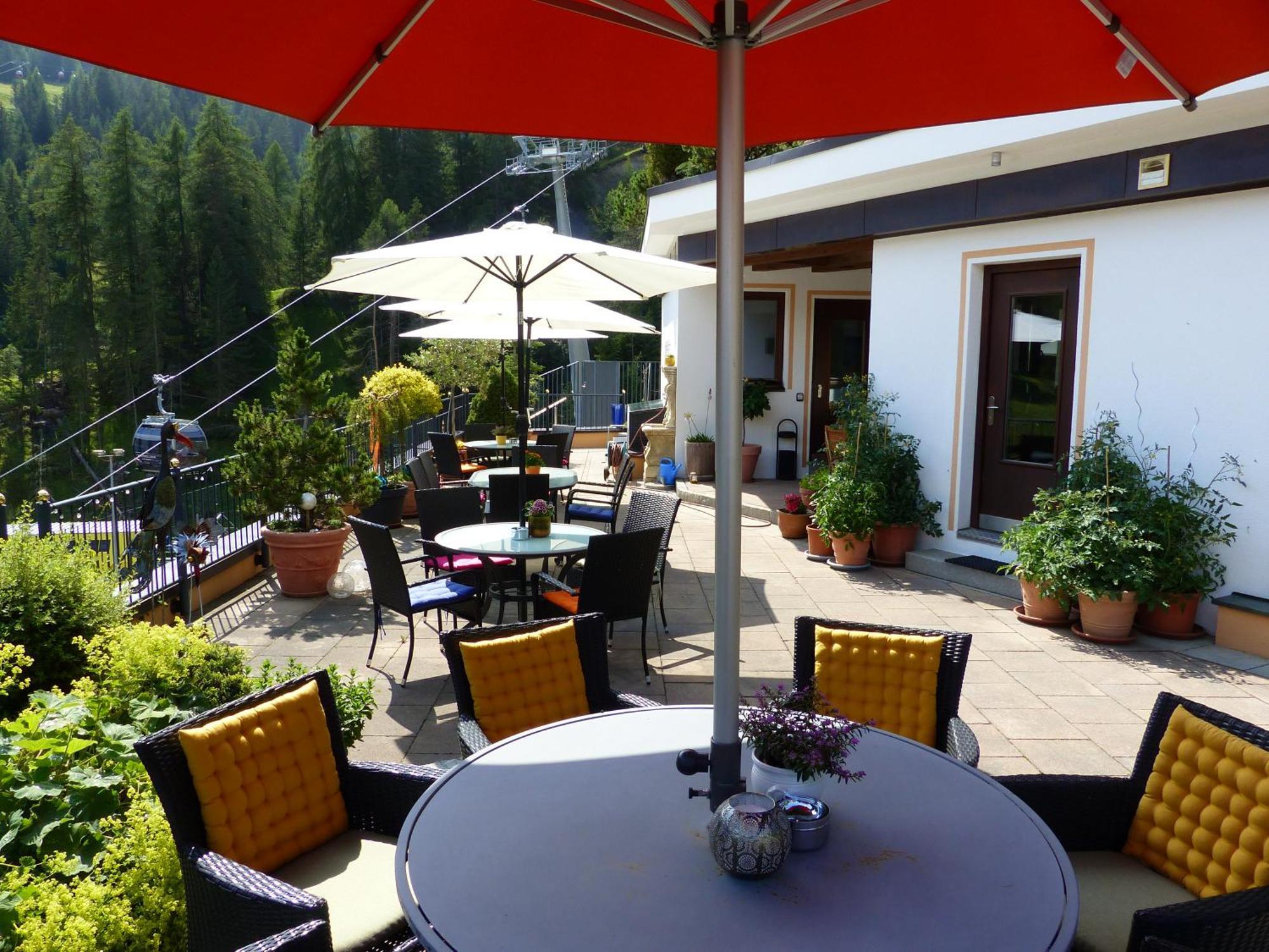 Hotel Garni Zerzer Serfaus Buitenkant foto