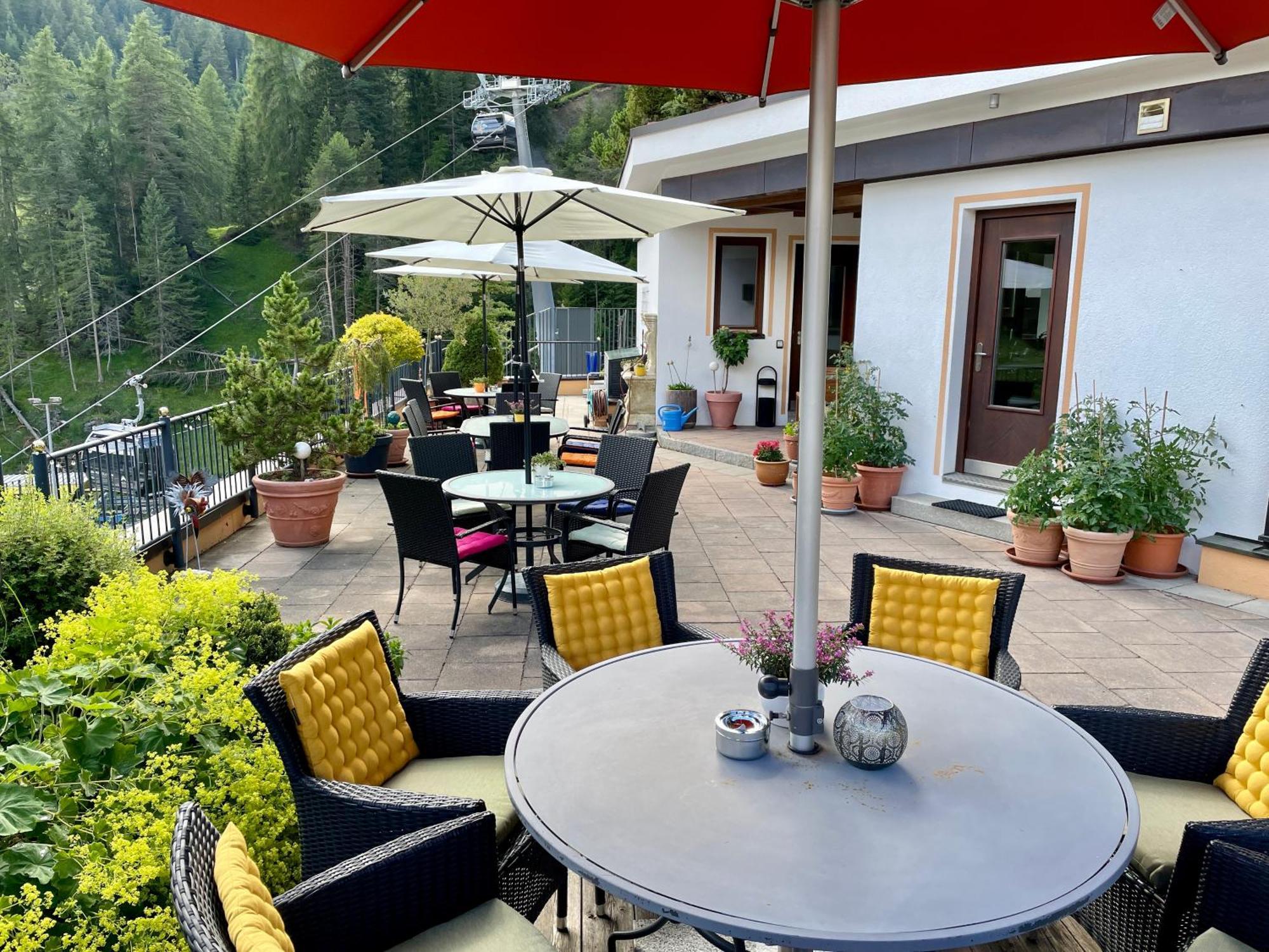 Hotel Garni Zerzer Serfaus Buitenkant foto