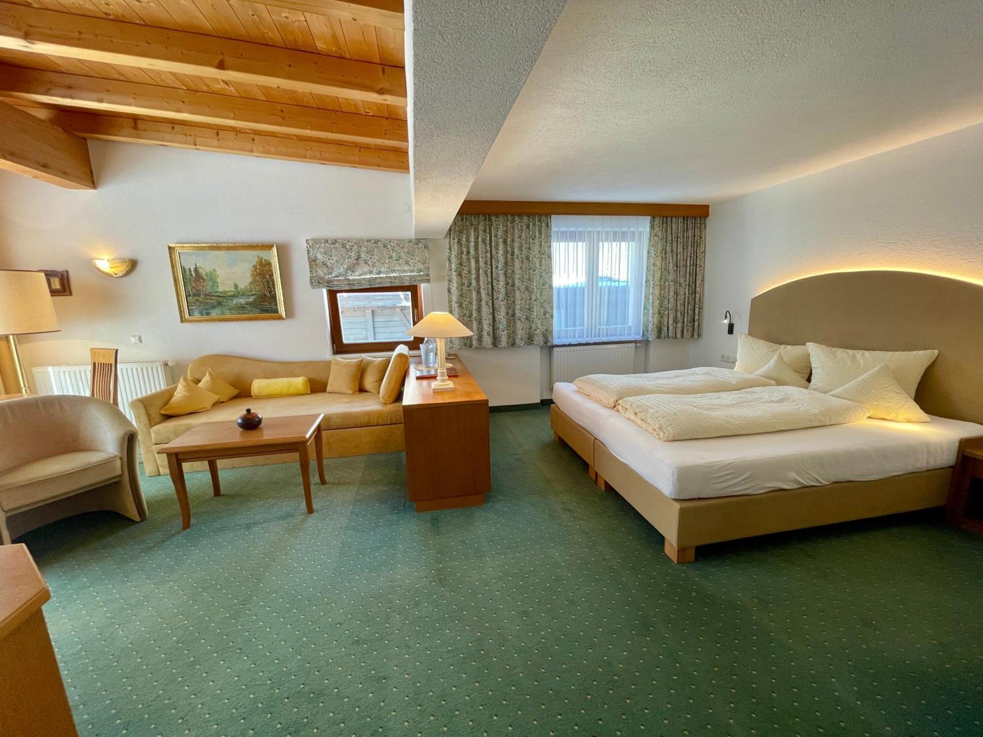 Hotel Garni Zerzer Serfaus Buitenkant foto
