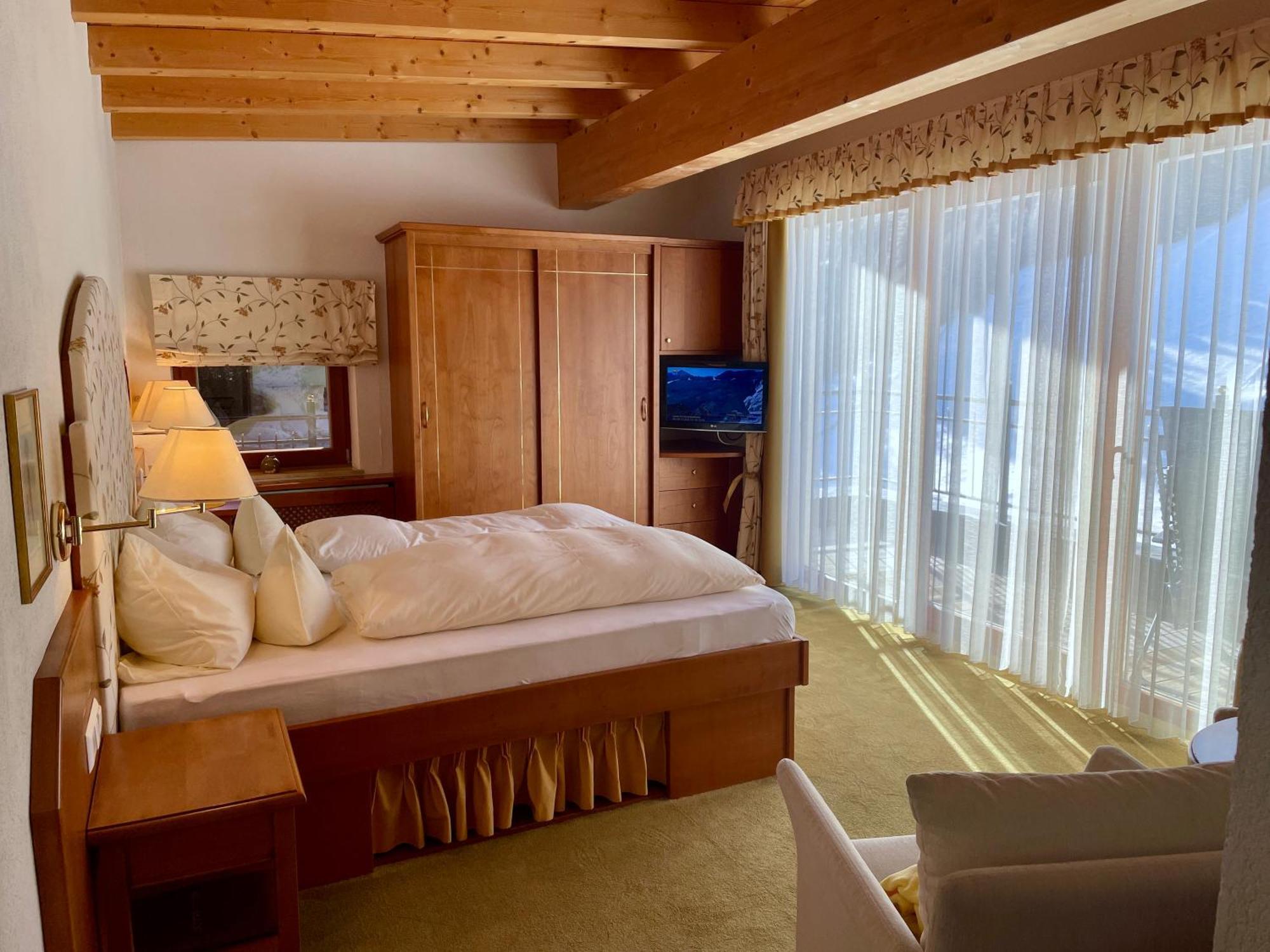 Hotel Garni Zerzer Serfaus Buitenkant foto