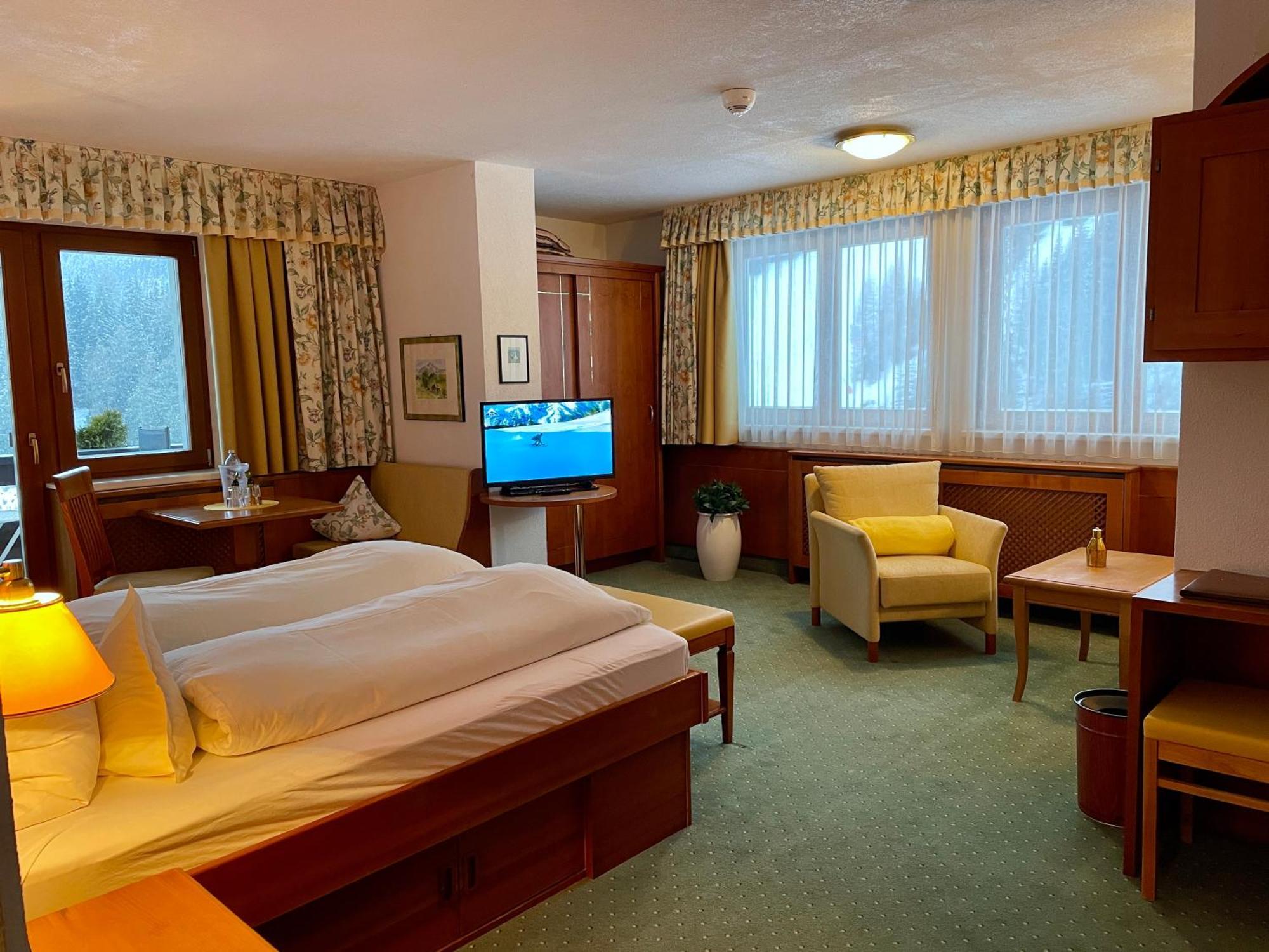 Hotel Garni Zerzer Serfaus Buitenkant foto